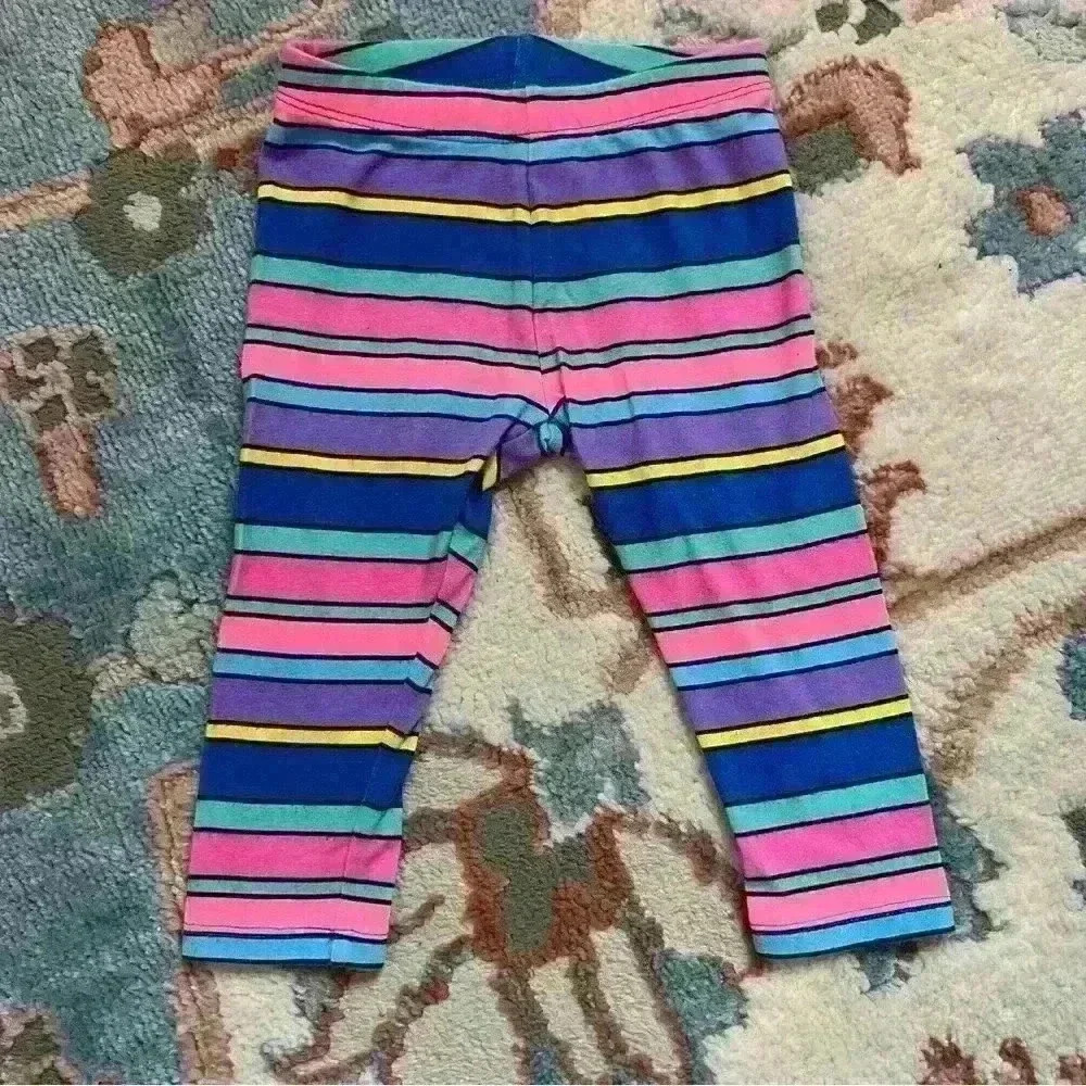 Okie dokie vintage striped Raine bow leggings. No flaws. Babygirl 95% cotton - Picture 1 of 2